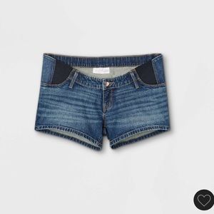 Maternity shorts, under belly.